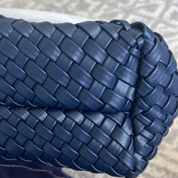 New Woven Mini shoulder/crossbody bag with make up pouch - Picture 5 of 5